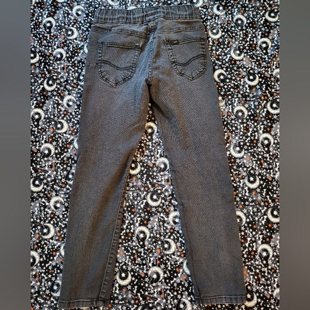 5/$13 Lee Jeans - Picture 2 of 3